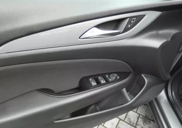 OPEL Insignia 2.0 CDTI automatik Business Edition