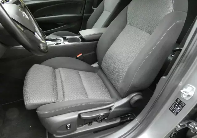 OPEL Insignia 2.0 CDTI automatik Business Edition