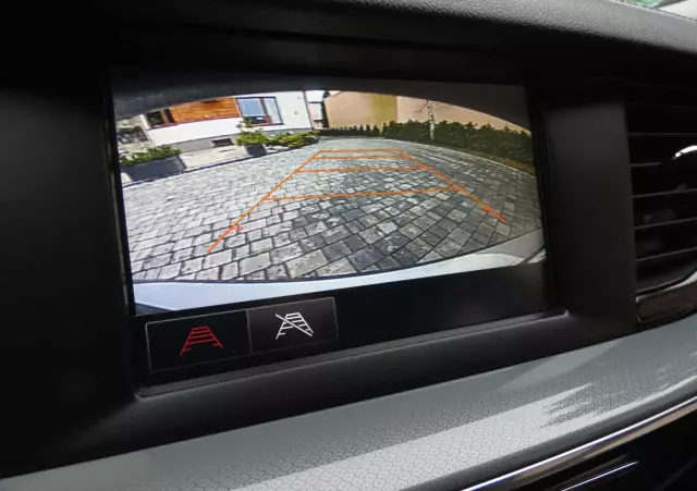 OPEL Insignia 2.0 CDTI automatik Business Edition