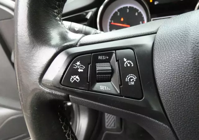 OPEL Insignia 2.0 CDTI automatik Business Edition