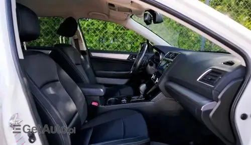 SUBARU Outback 
