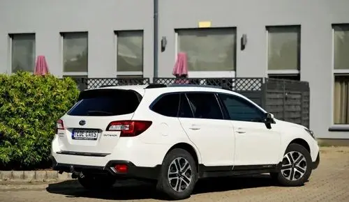 SUBARU Outback 