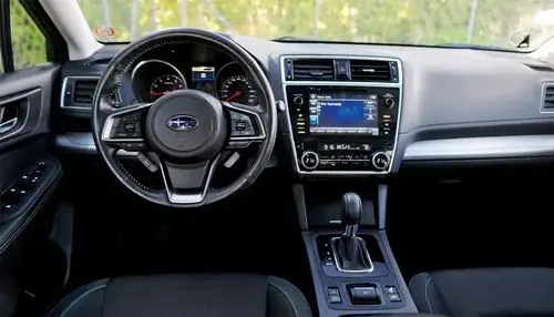 SUBARU Outback 