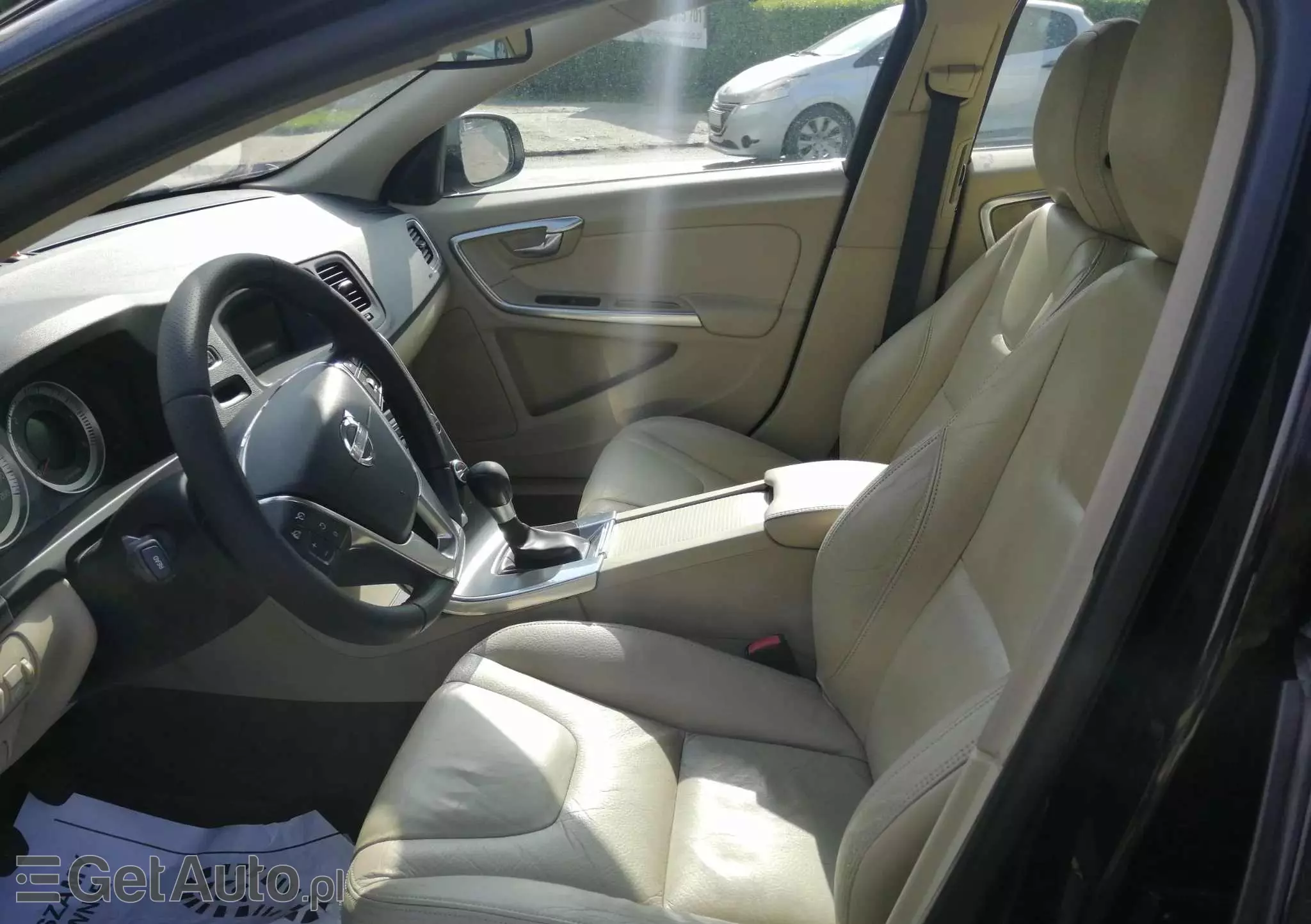 VOLVO V60 DRIVe Momentum