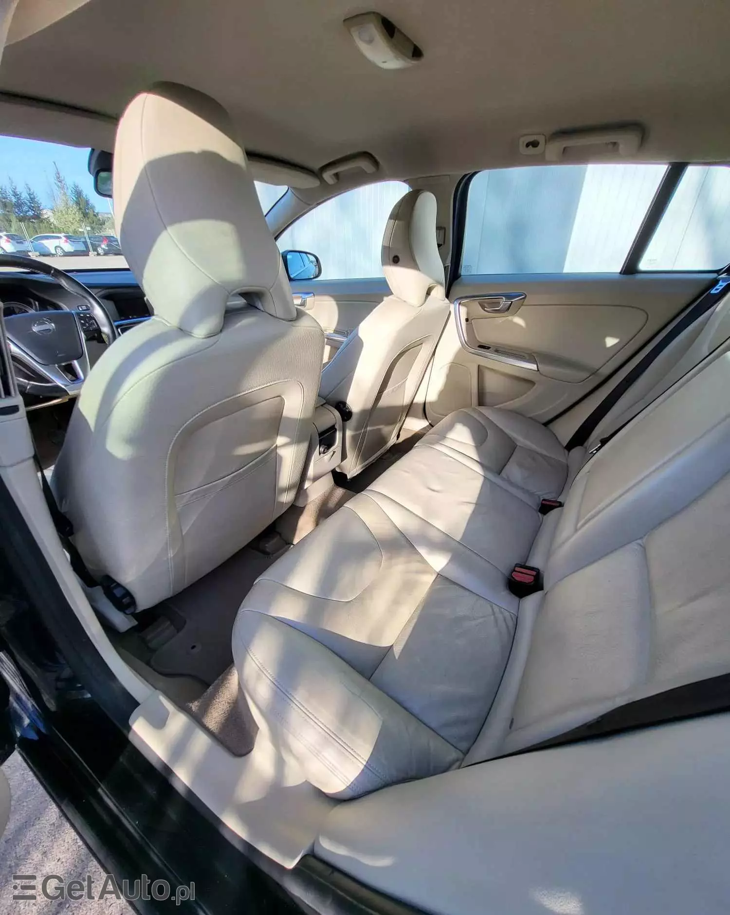 VOLVO V60 DRIVe Momentum