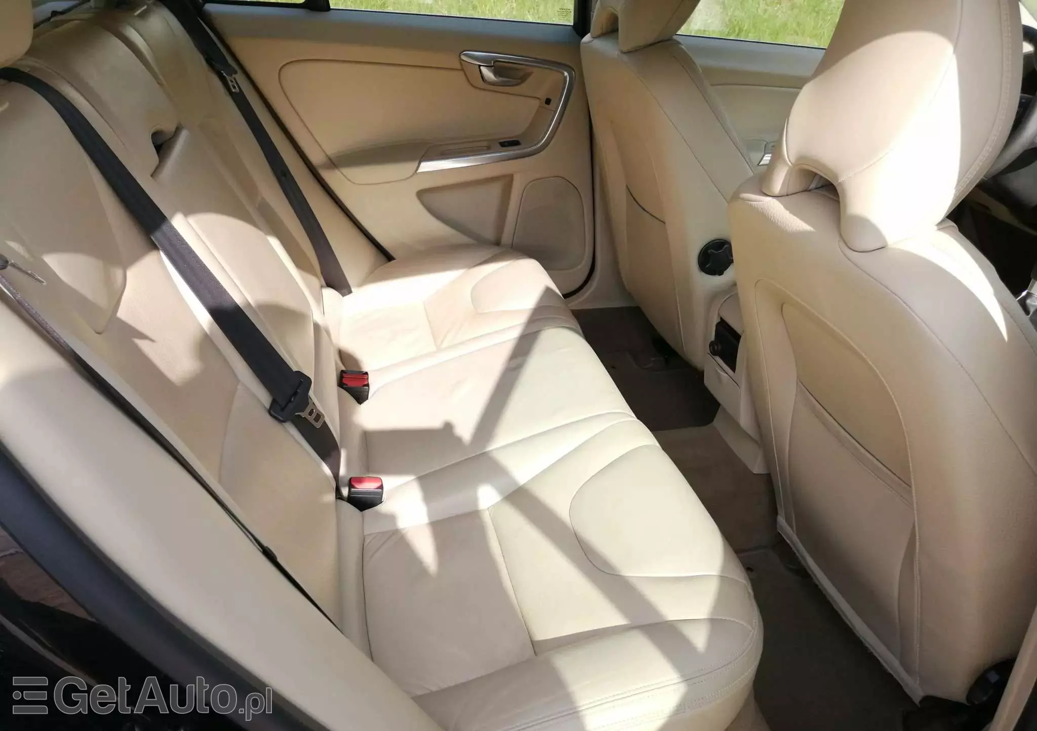 VOLVO V60 DRIVe Momentum