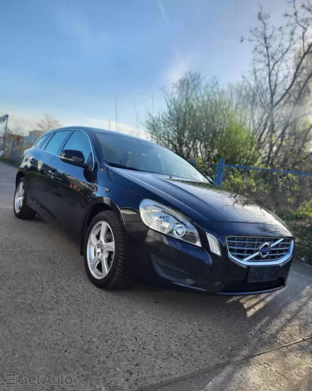 VOLVO V60 DRIVe Momentum