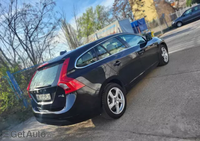 VOLVO V60 DRIVe Momentum