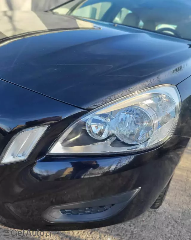 VOLVO V60 DRIVe Momentum