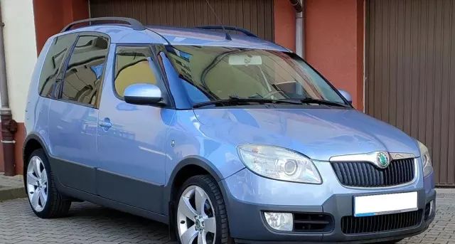 SKODA Roomster 