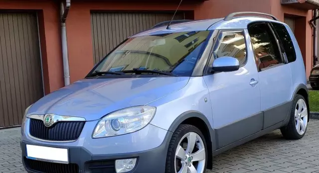SKODA Roomster 