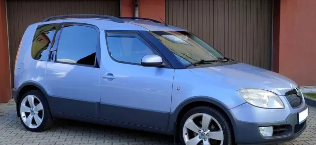 SKODA Roomster 
