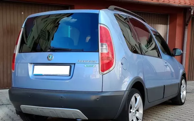 SKODA Roomster 