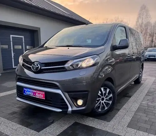 TOYOTA Proace Verso 
