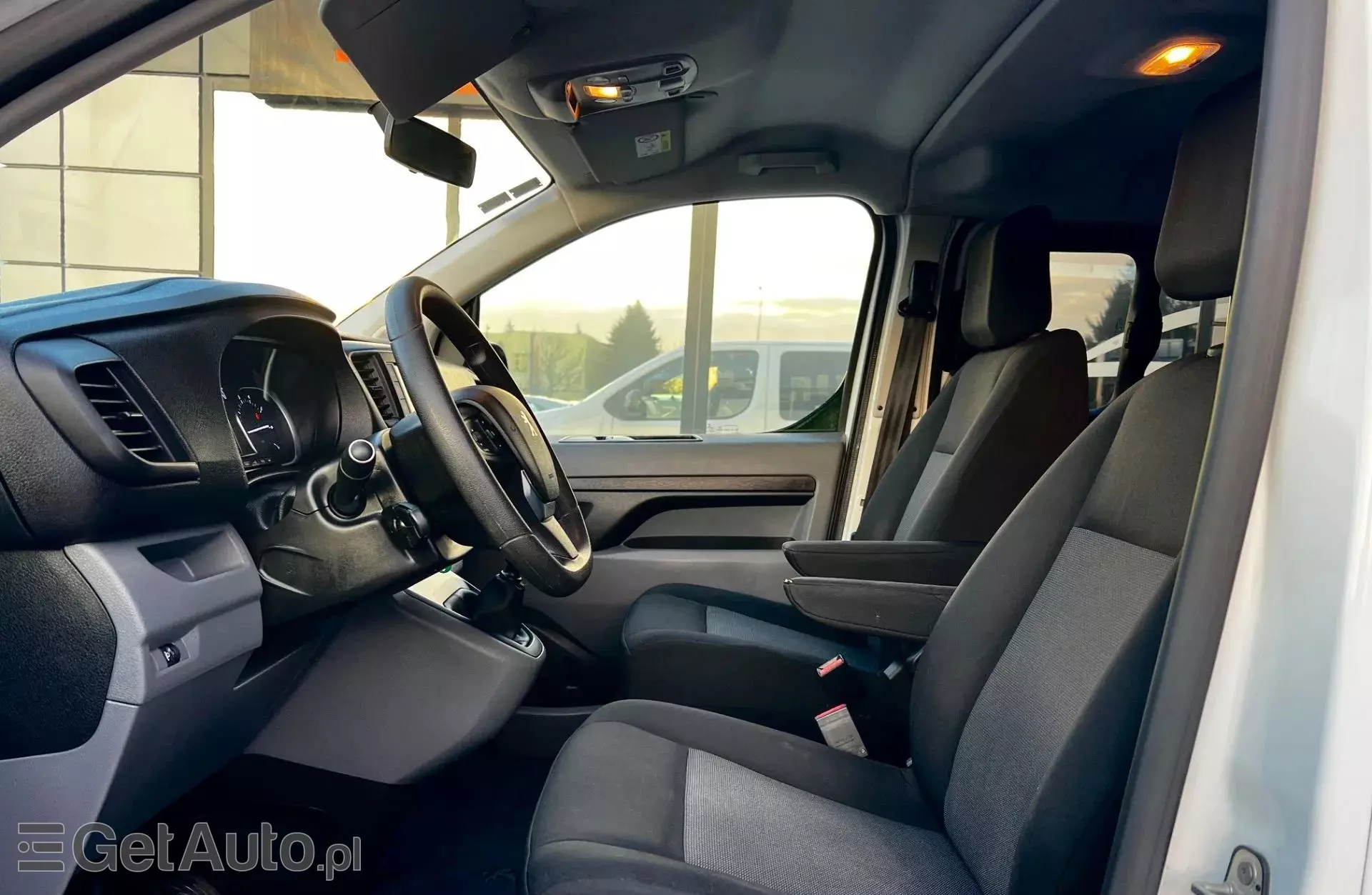 PEUGEOT Traveller 1.6 BlueHDi (115 KM)