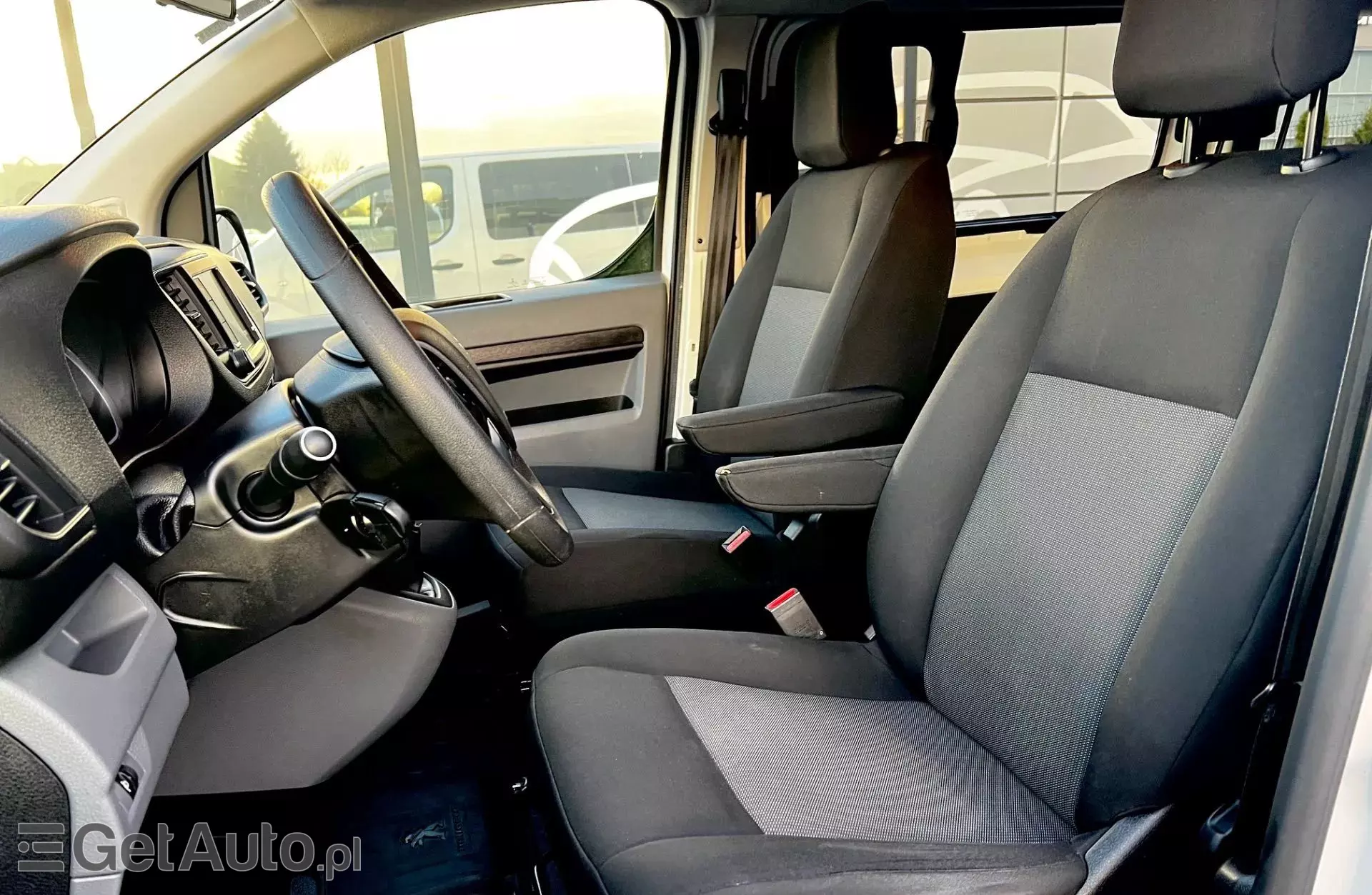 PEUGEOT Traveller 1.6 BlueHDi (115 KM)