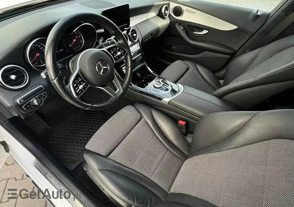 MERCEDES-BENZ Klasa C 300 de 9G-TRONIC