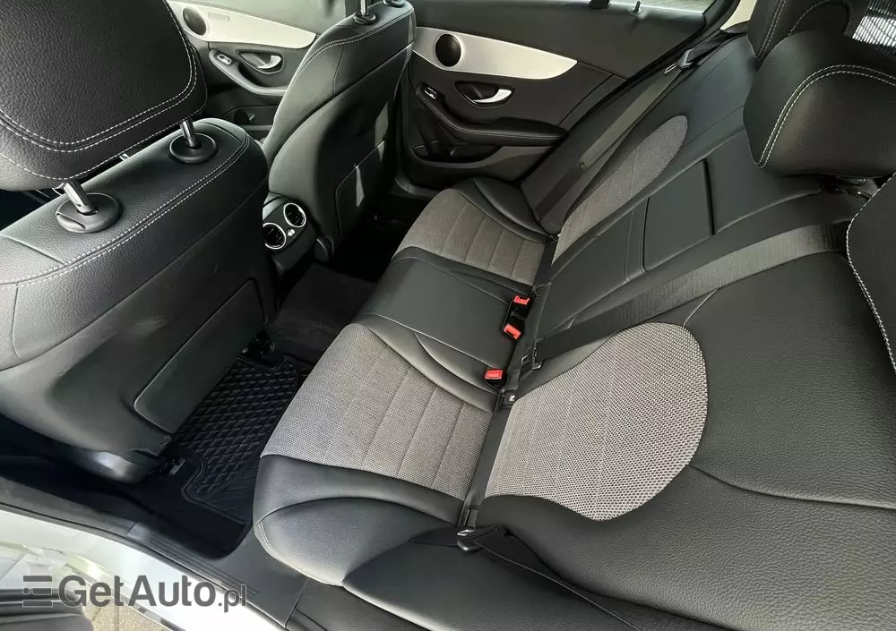 MERCEDES-BENZ Klasa C 300 de 9G-TRONIC