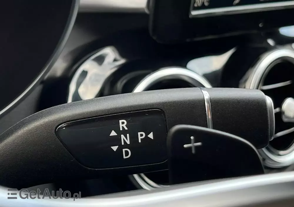 MERCEDES-BENZ Klasa C 300 de 9G-TRONIC