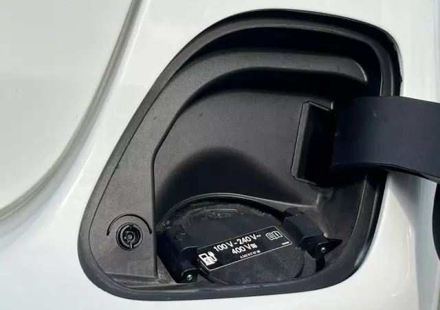 MERCEDES-BENZ Klasa C 300 de 9G-TRONIC