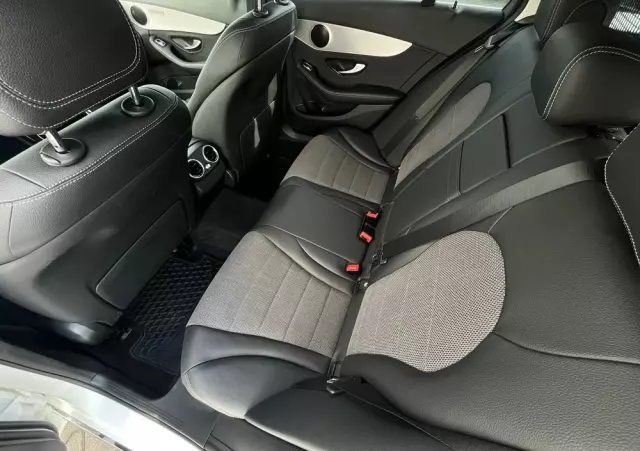 MERCEDES-BENZ Klasa C 300 de 9G-TRONIC