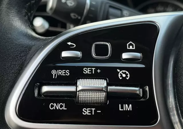 MERCEDES-BENZ Klasa C 300 de 9G-TRONIC