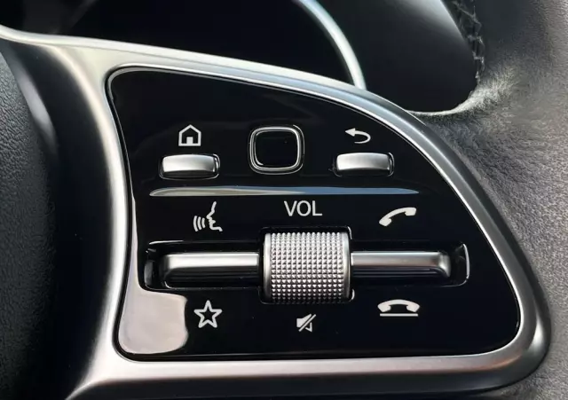 MERCEDES-BENZ Klasa C 300 de 9G-TRONIC