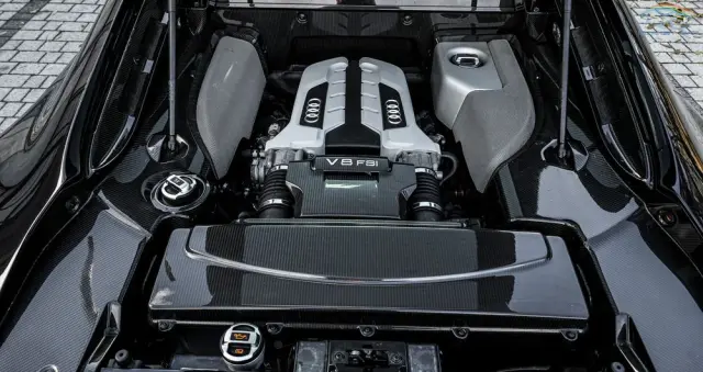 AUDI R8 Coupé 4.2 FSI quattro R tronic