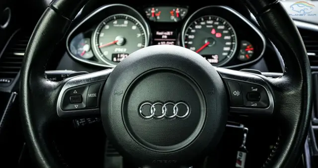 AUDI R8 Coupé 4.2 FSI quattro R tronic