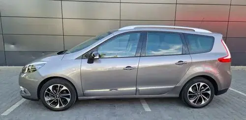 RENAULT Grand Scenic 