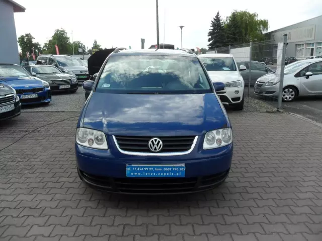 VOLKSWAGEN Touran 