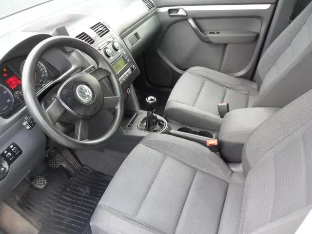 VOLKSWAGEN Touran 