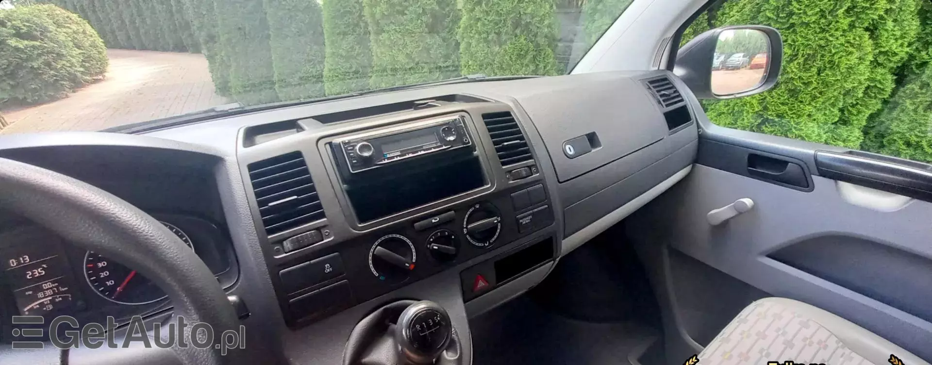 VOLKSWAGEN Transporter 