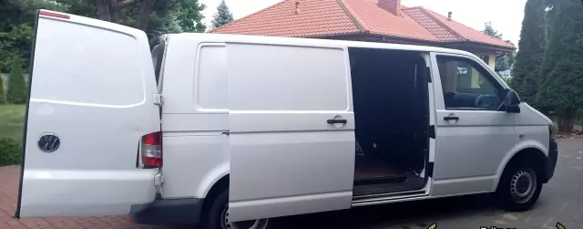 VOLKSWAGEN Transporter 