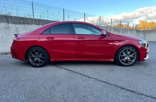 MERCEDES-BENZ CLA 