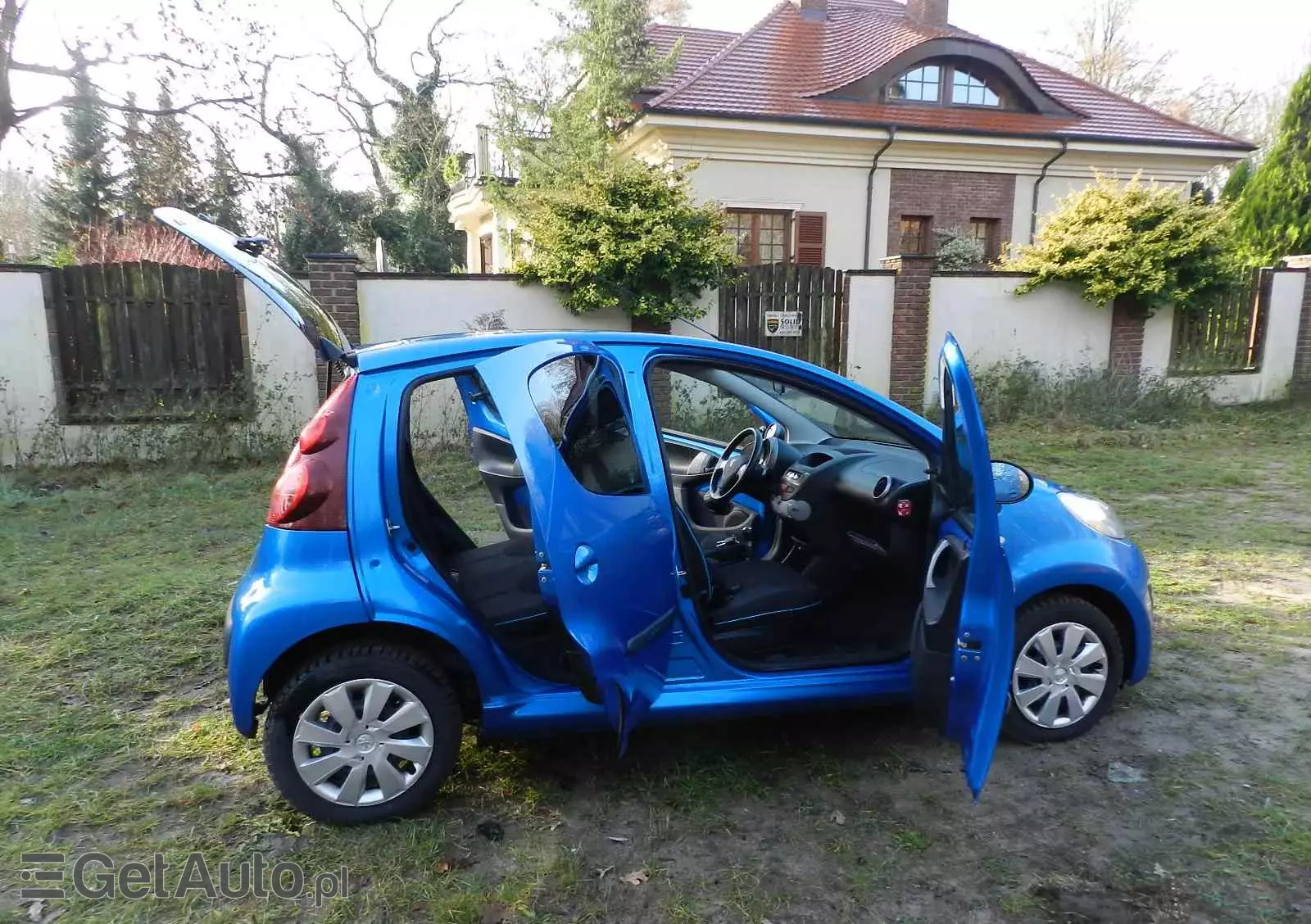 PEUGEOT 107 
