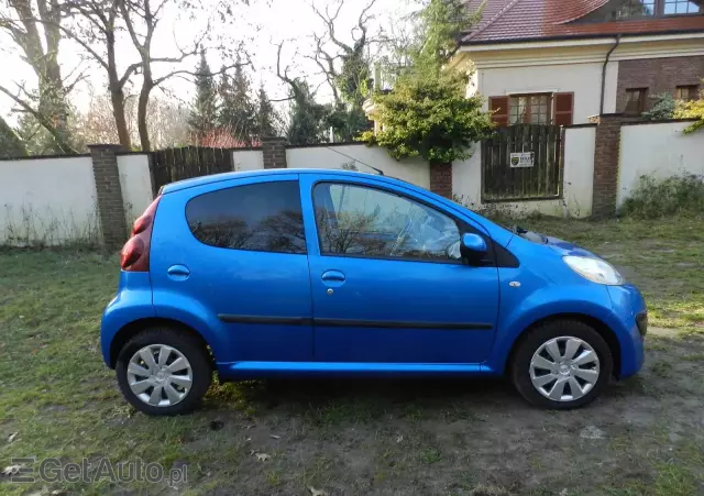 PEUGEOT 107 