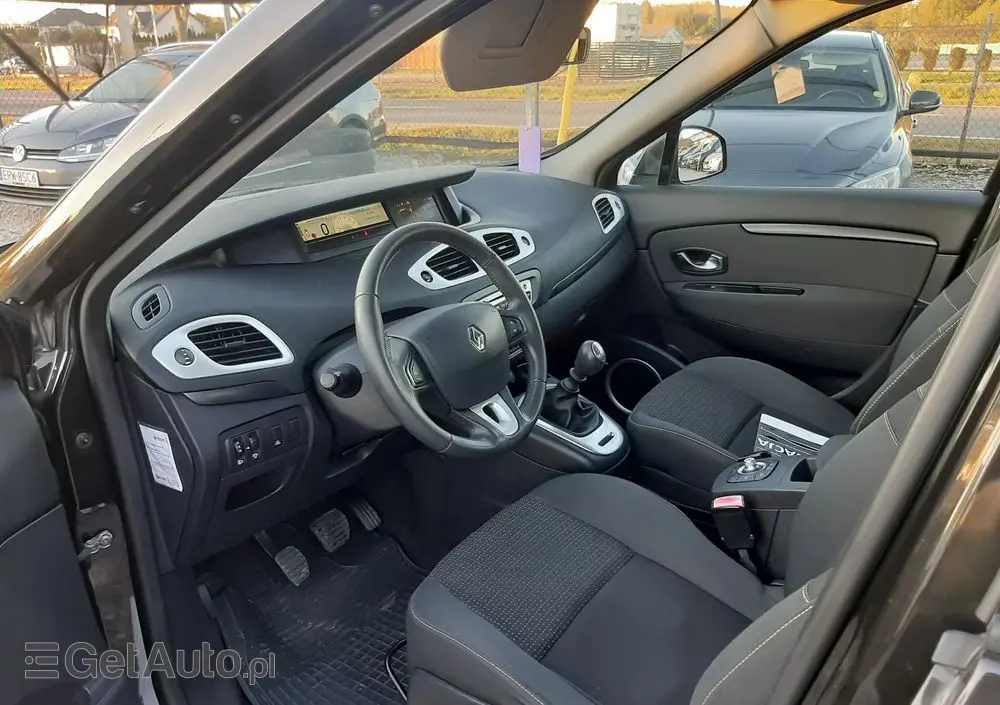 RENAULT Scenic 1.4 16V TCE Expression