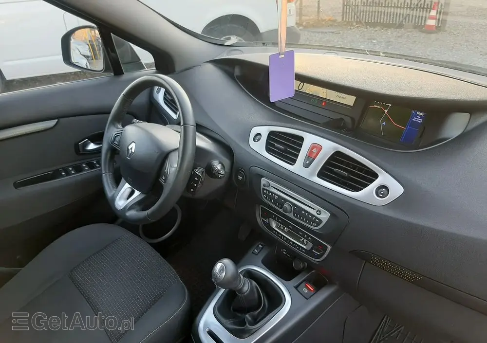 RENAULT Scenic 1.4 16V TCE Expression