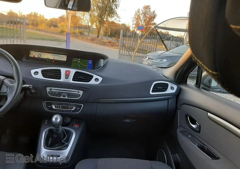 RENAULT Scenic 1.4 16V TCE Expression