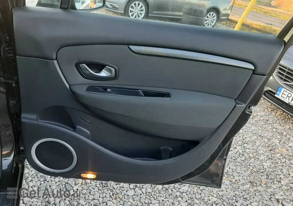 RENAULT Scenic 1.4 16V TCE Expression