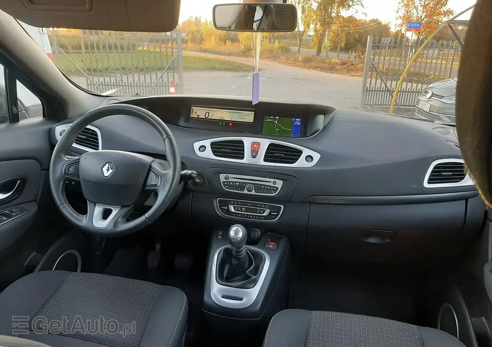RENAULT Scenic 1.4 16V TCE Expression