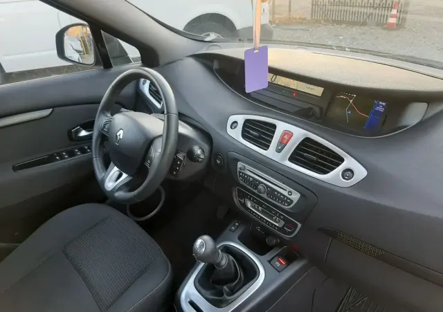 RENAULT Scenic 1.4 16V TCE Expression