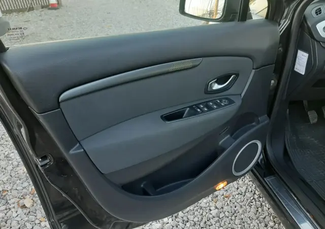 RENAULT Scenic 1.4 16V TCE Expression