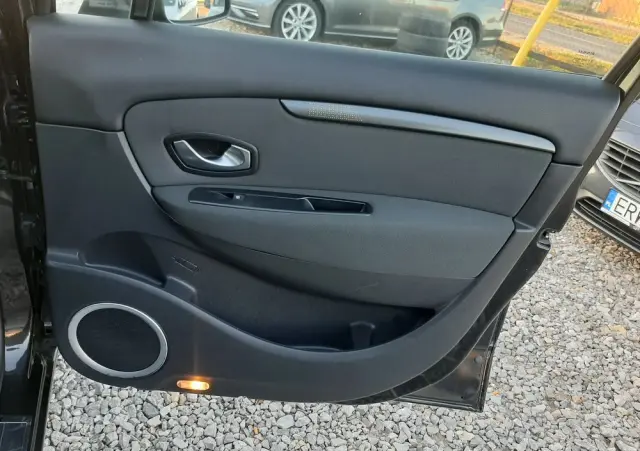 RENAULT Scenic 1.4 16V TCE Expression