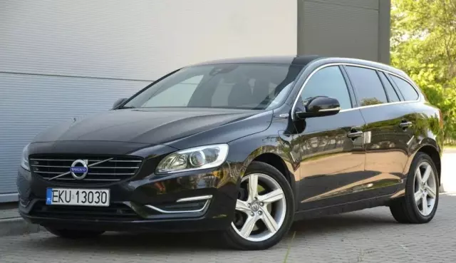 VOLVO V60 