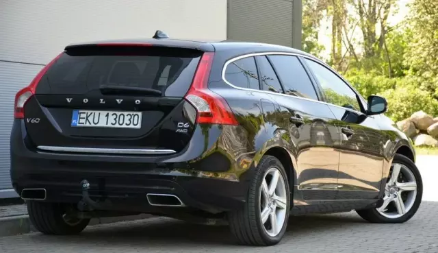 VOLVO V60 