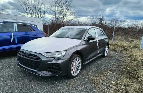 AUDI S3 