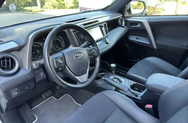 TOYOTA Rav 4 