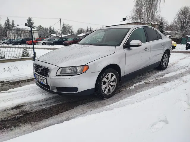 VOLVO S80 